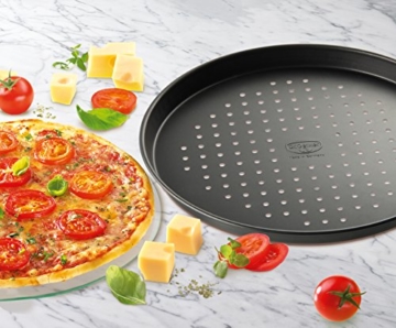 Dr. Oetker Pizzablech Ø 28 cm mit Antihaft-Wirkung, Backblech für tiefgekühlte & selbstgemachte Pizza, rund & antihaftbeschichtet, Menge: 1 Stück - 3