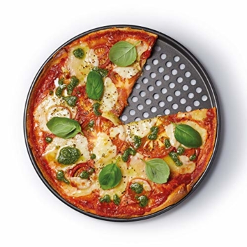 KitchenCraft Antihaft-Pizza-Backblech mit Löchern, edelstahl, grau, 32 x 32 x 1 cm - 2