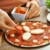 Relaxdays Pizzablech, 2er Set, rund, gelocht, antihaft, Pizza & Flammkuchen, Carbonstahl, Knusperblech, ∅ 32 cm, grau - 3
