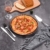 Velaze Pizzablech 4 teilig, Pizzatablett aus 18/8 Edelstahl, antihaftes Backblech, rund, Pizza & Flammkuchen, Pizzaform, ∅ 28 cm - 6